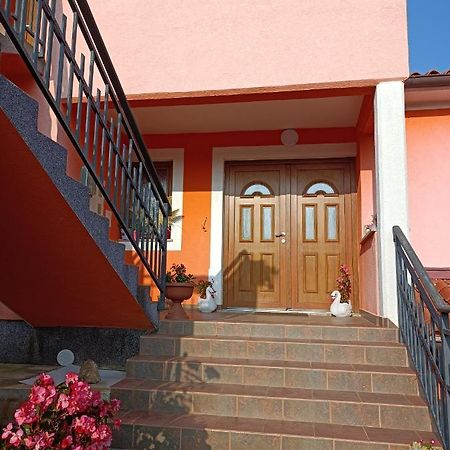 Apartman Biba 라빈 외부 사진