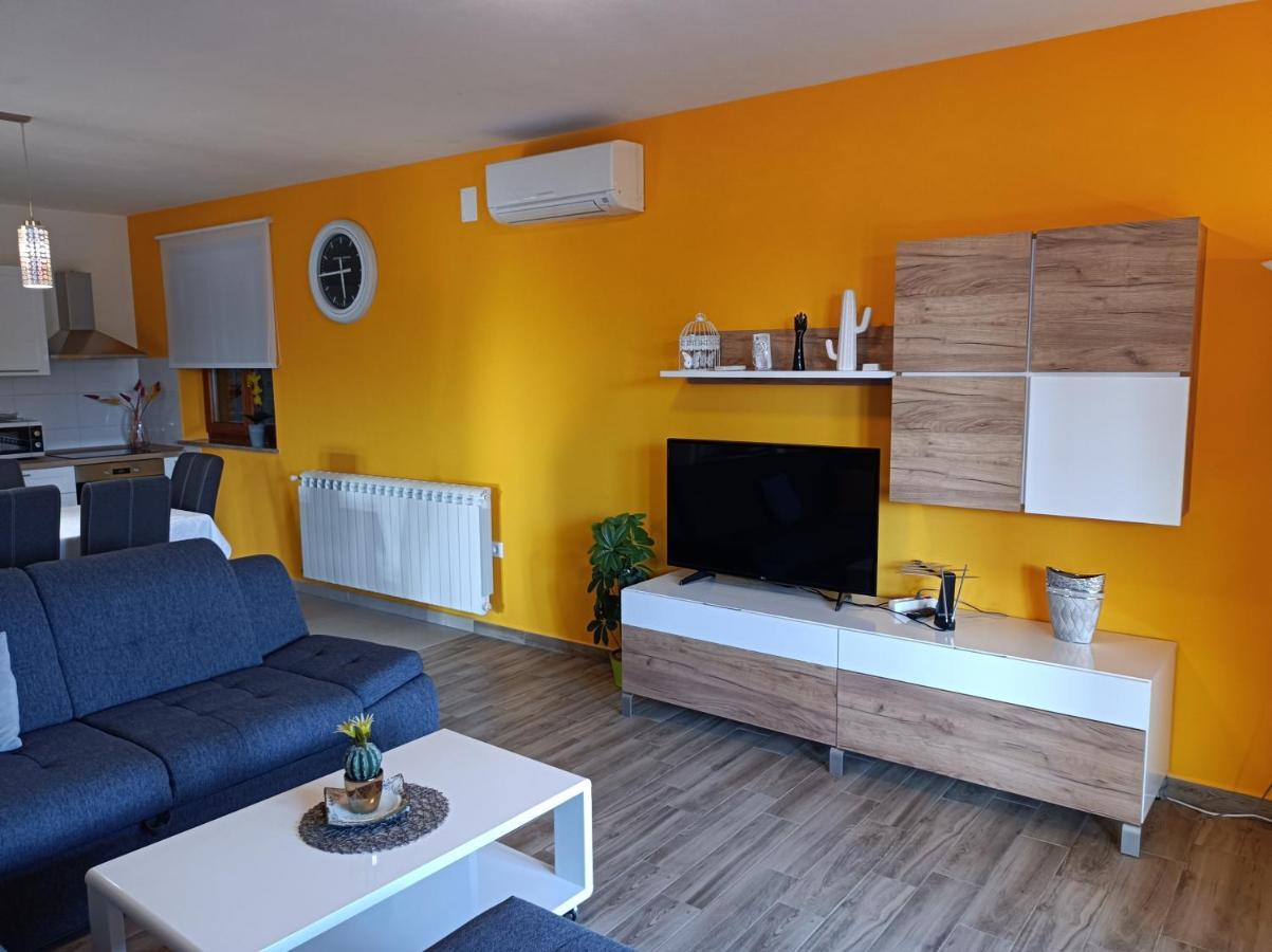 Apartman Biba 라빈 외부 사진