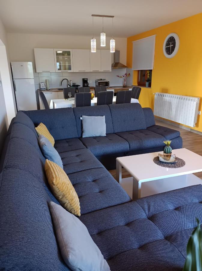 Apartman Biba 라빈 외부 사진